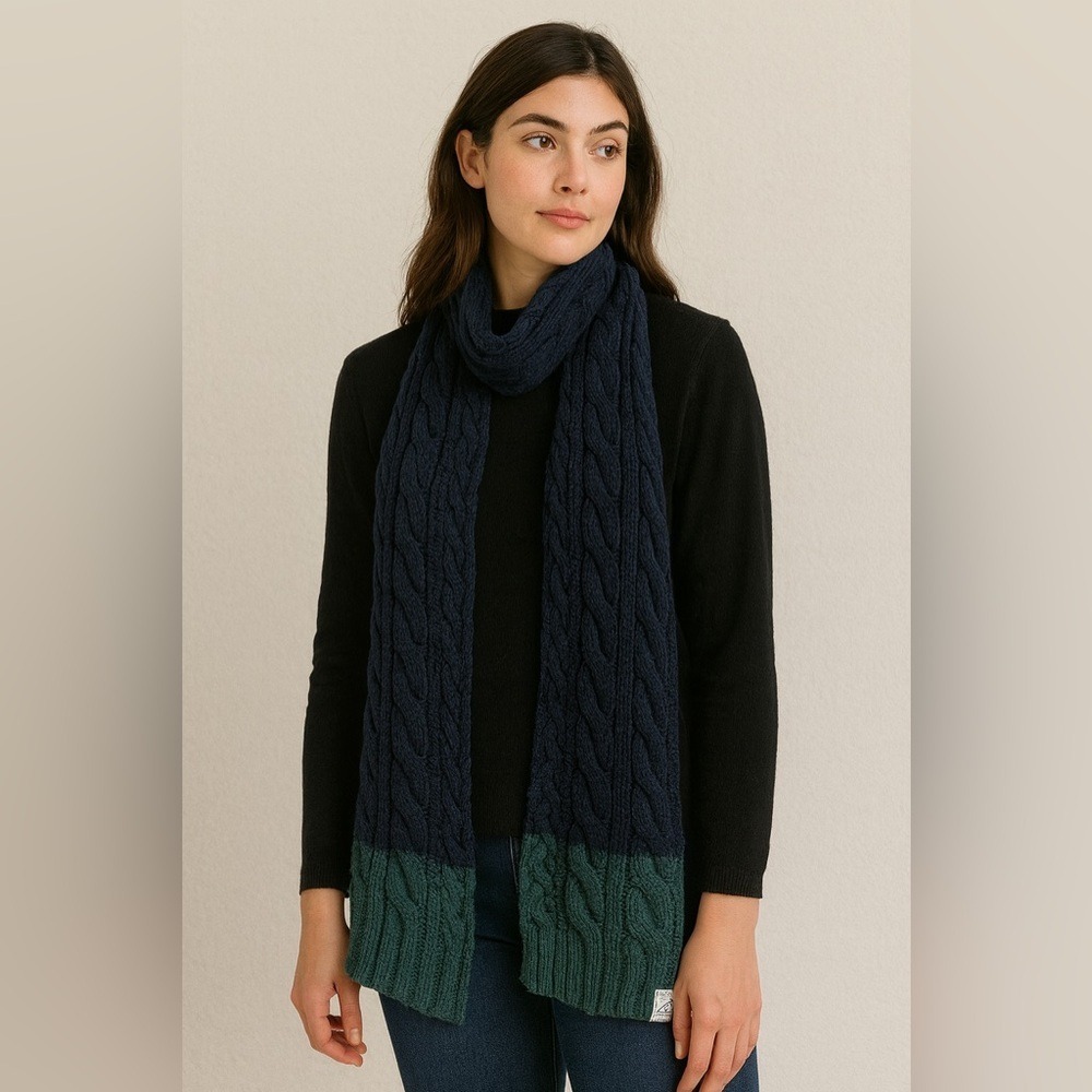 Mountain "Original Adventure Supplies" Cable-Knit Scarf